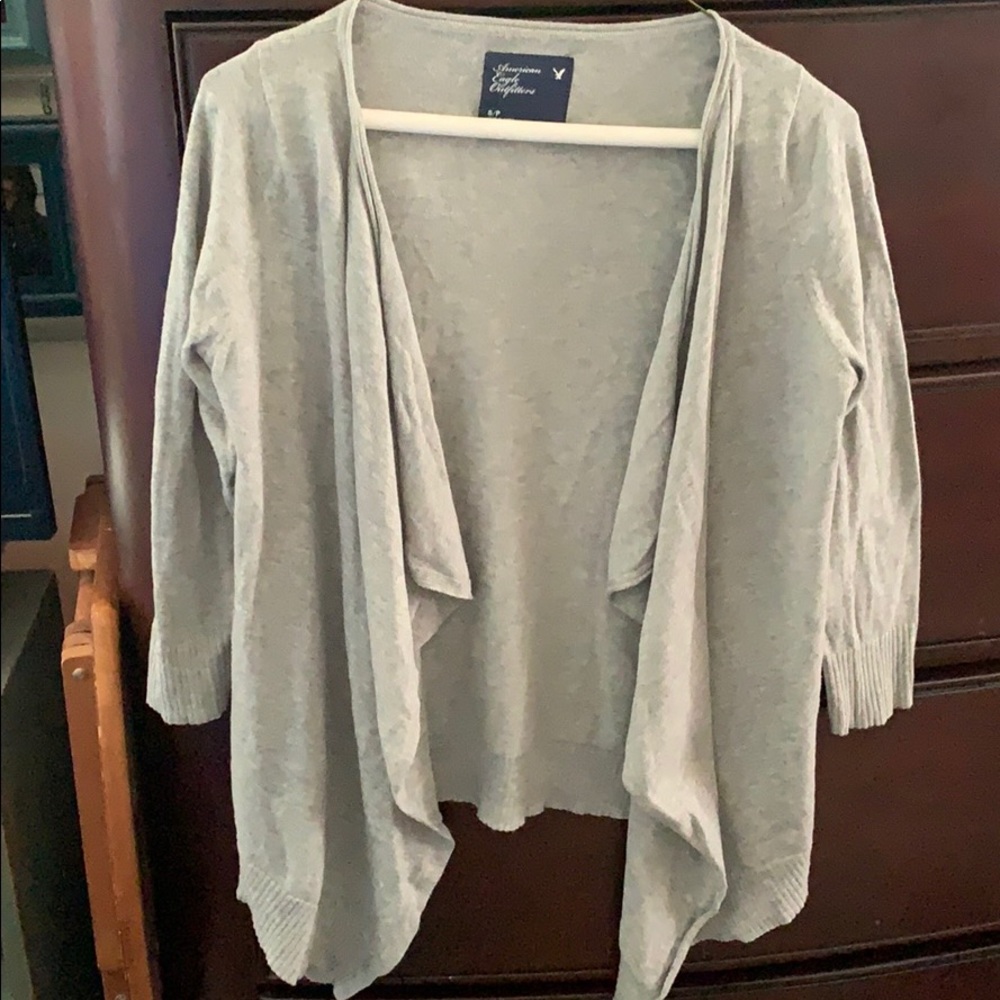 FREE w/purchase. AEO grey cardigan